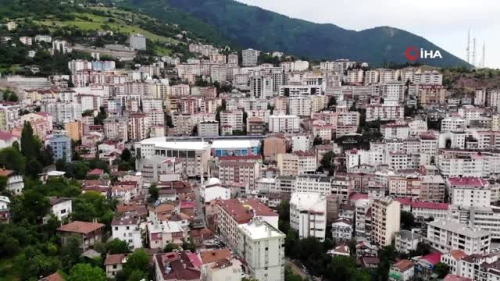 Artvin'de artan Covid 19 vakalarnn ardndan maske takmak zorunlu hale geldi