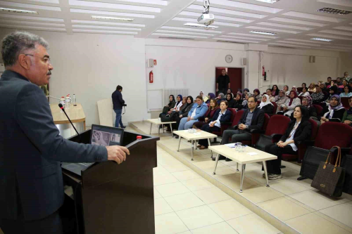 Kayseri'de Anne ve Anne Adaylar Uyuturucu Konusunda Bilgilendirildi