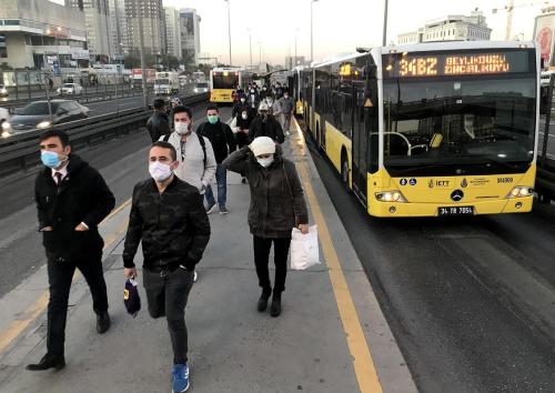 Otobslerde maske zorunlu mu? Minibste, metroda, metrobste, dolmuta maske takmak zorunlu mu?